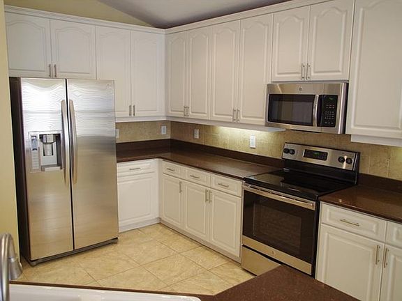 4th image of 6927 Bluff Meadow Ct