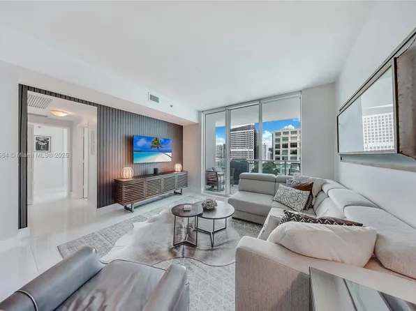 951 Brickell Ave APT 3201, Miami, FL 33131