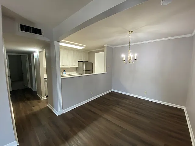 2 bed, $1,200 — Photo 2