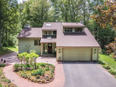 16 Pioneer Drive, New Hartford, CT, 06057