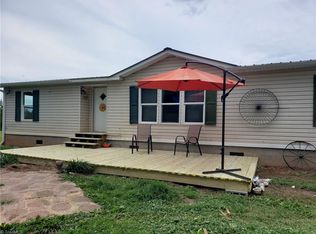 638 Ararat Longhill Rd, Pilot Mtn, NC 27041