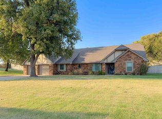 137 Bobwhite Rd, Ponca City, OK 74604