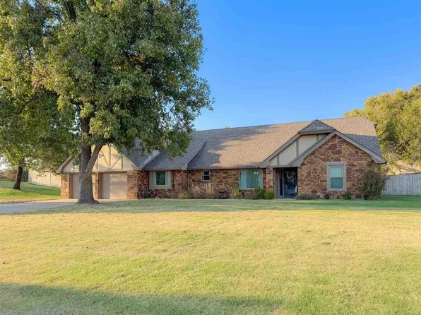 137 Bobwhite Rd, Ponca City, OK 74604