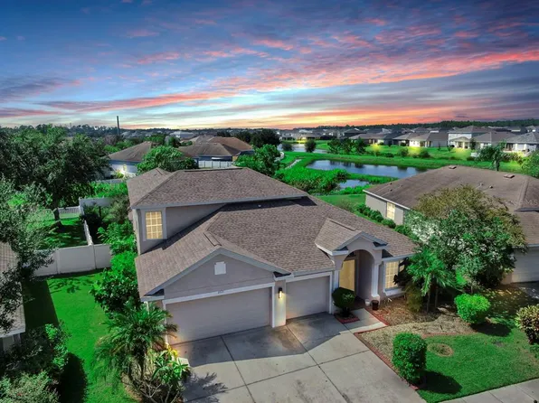 6921 Runner Oak Dr, Wesley Chapel, FL 33545