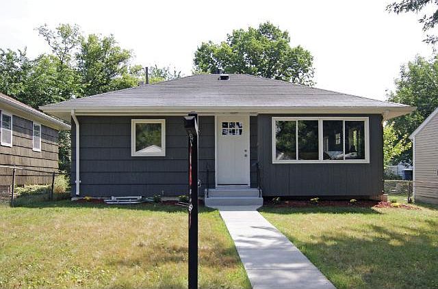 1st image of 706 Vincent Ave N