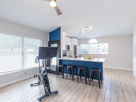 3rd image of 4811 Bayshore Blvd #102
