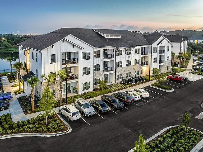 The Clarke at Kendall Town Apartments — Photo 29