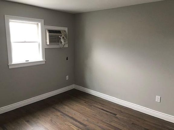 4th image of 3 Grant Ave APT 3