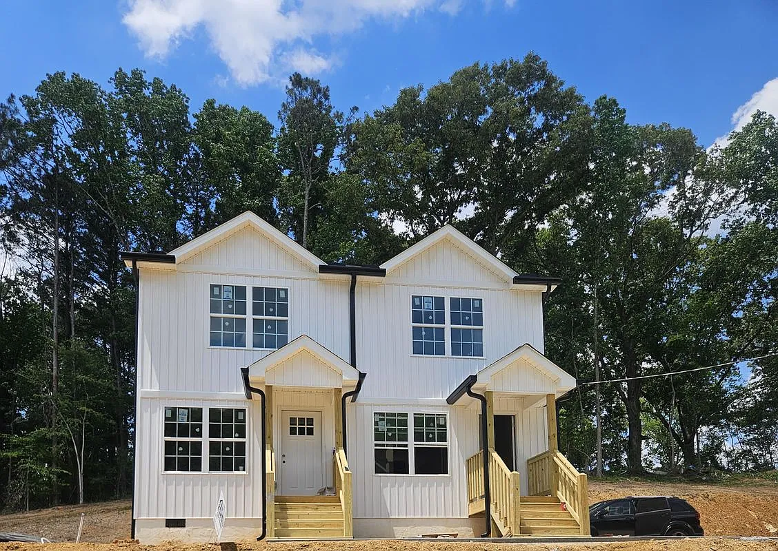 2 bed, 1.5 bath, 900 sqft, $1,450 — Photo 1