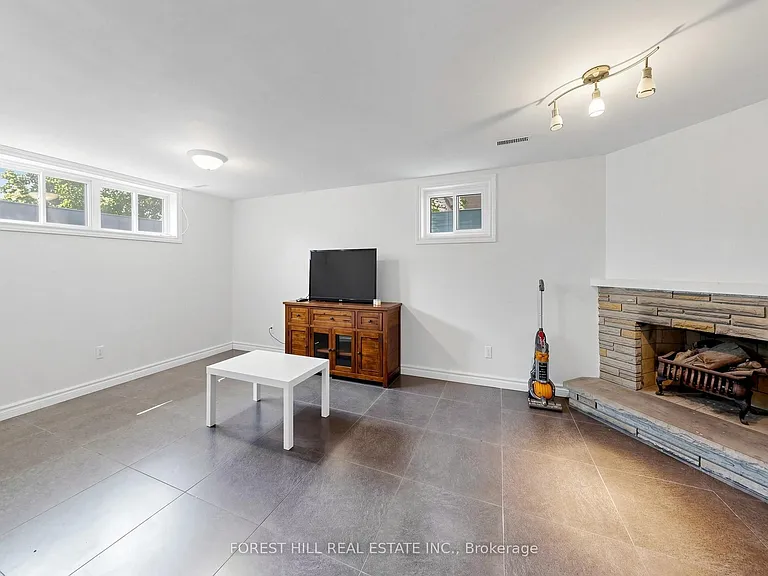32 Wycliffe Cres — Photo 35