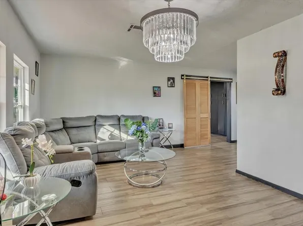 9909 Lloyd Dr, Midwest City, OK 73130