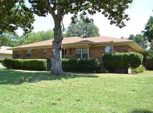 1006 Worcester Ln, Garland, TX 75040