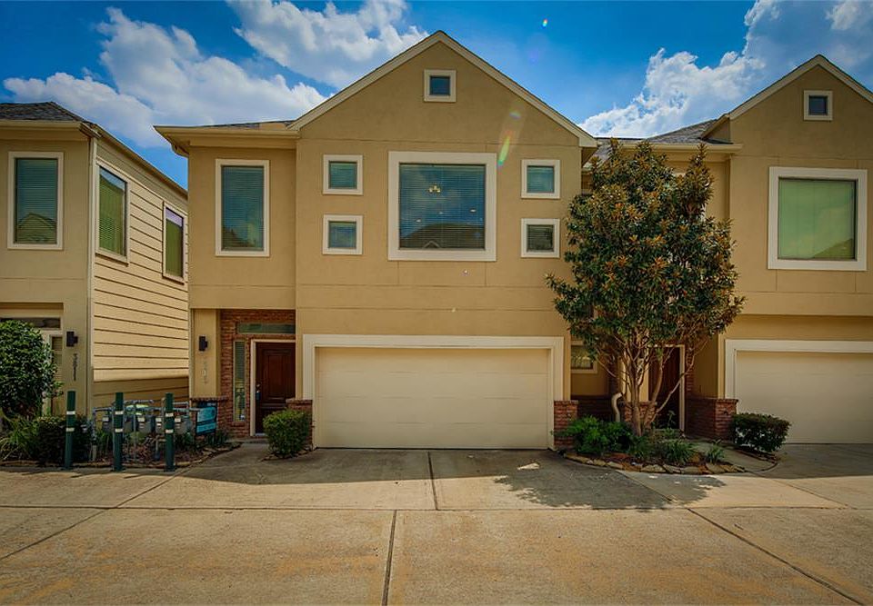 1st image of 3813 Center Plaza Dr