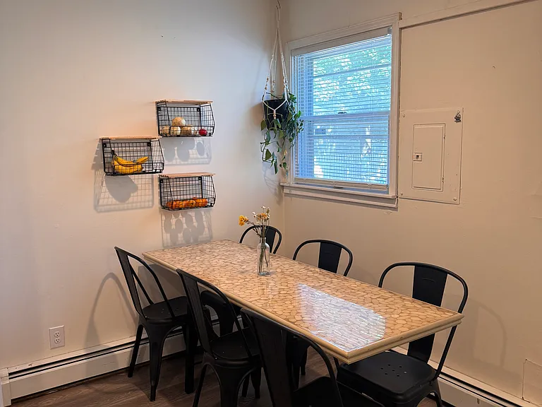 1033 Charlotte Ave — Photo 4