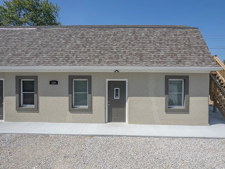 120 Jefferson Rd #A — Photo 2