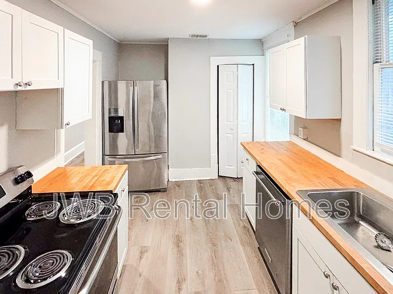 419 Broward St — Photo 2