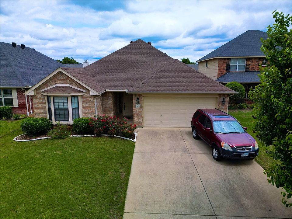 1st image of 3023 Greenway Dr