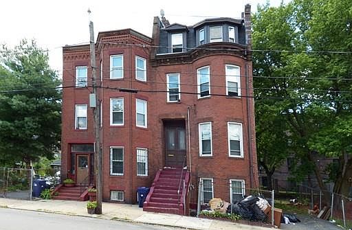 2nd image of 13 Alexander St