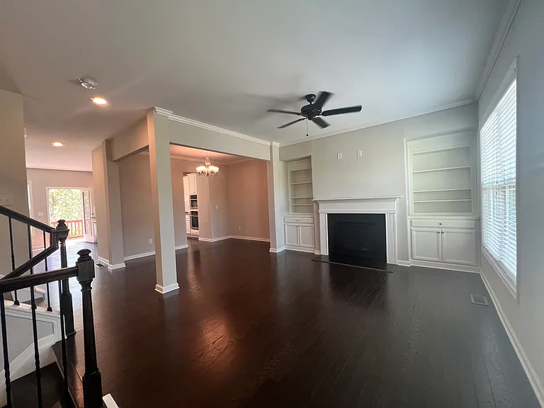 701 Sunset Park Dr — Photo 5