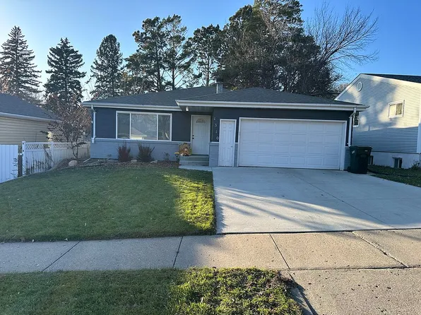 1310 N 19th St, Bismarck, ND 58501