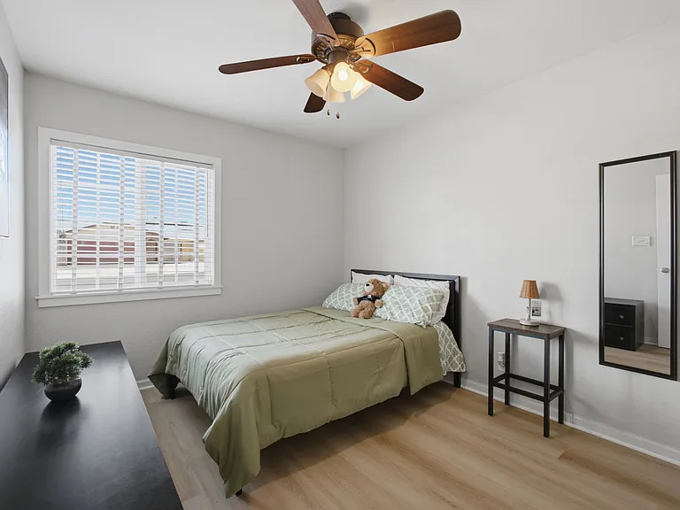 2329 E Concorda Dr — Photo 11