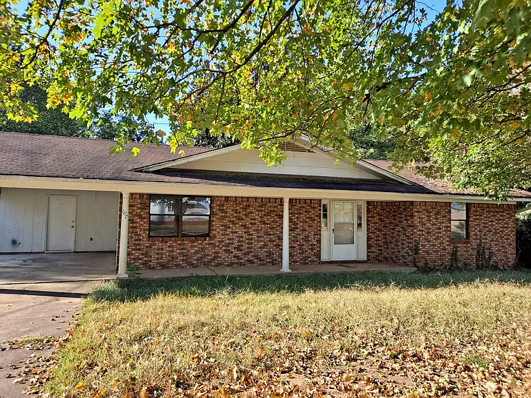 707 Louise St — Photo 1