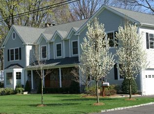 128 Douglas Rd, New Canaan, CT 06840