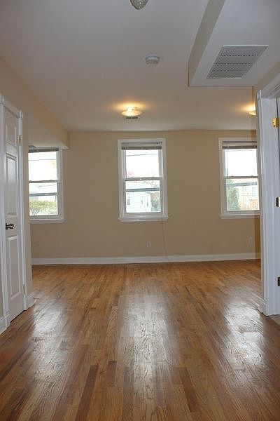 2nd image of 54 Blum St