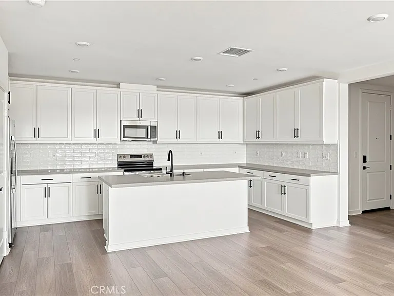 12903 Paradiso Dr — Photo 11