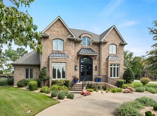 4 W Old Course Cir, Rogers, AR 72758