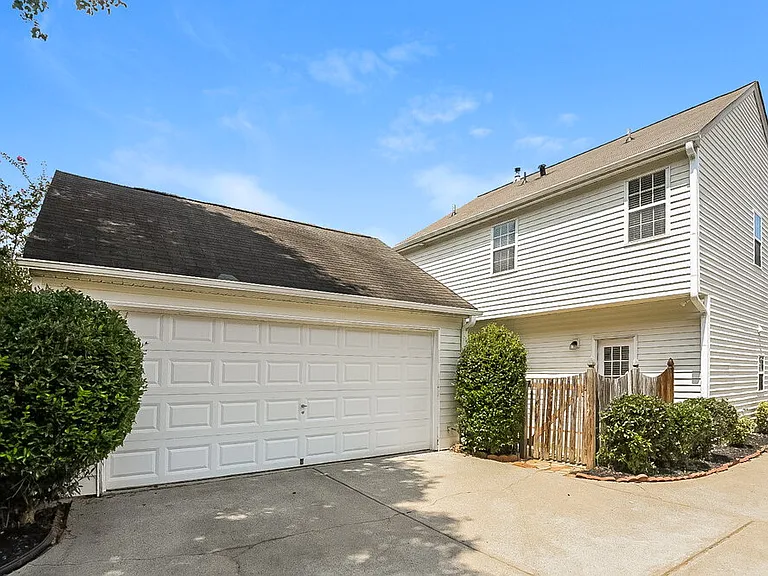3057 Heatherbrook Trce — Photo 17