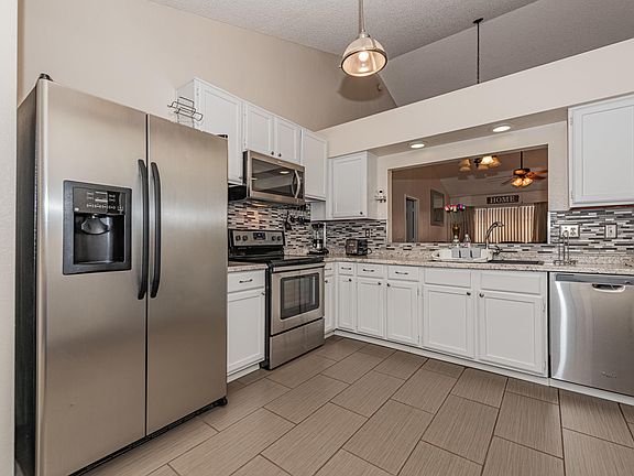 3rd image of 6564 N 71st Ave