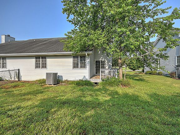 5th image of 2150 Valley Dr