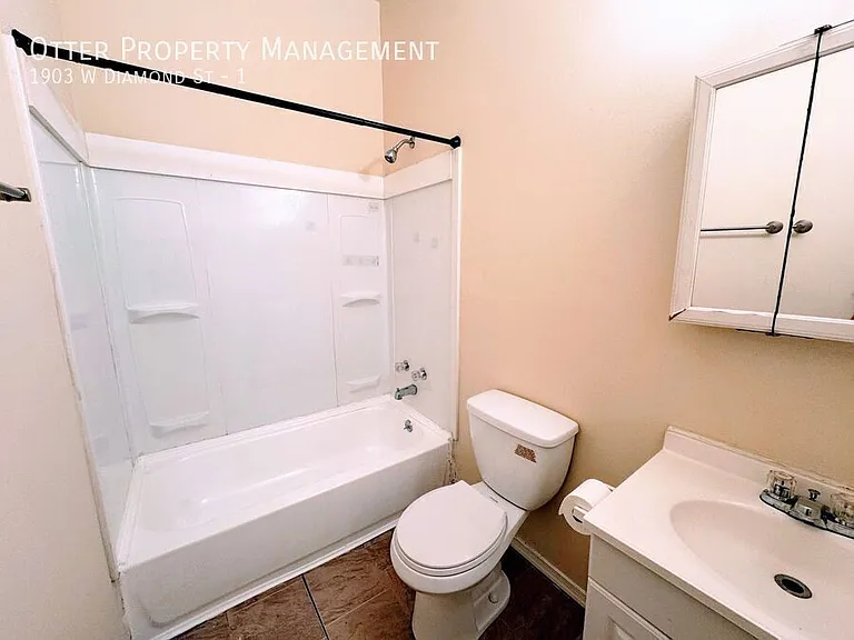 1903 W Diamond St #1 — Photo 21