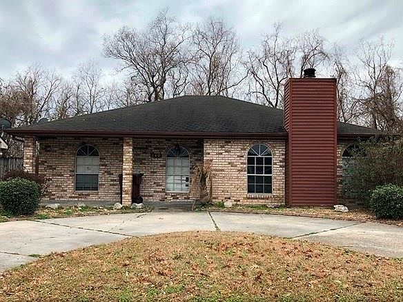 1st image of 140 Riverview Dr