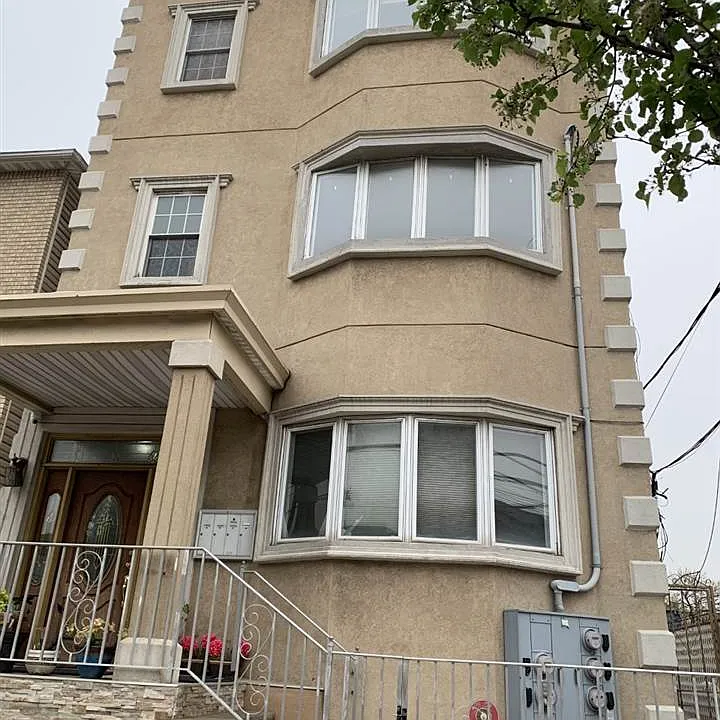 Building Photo 3