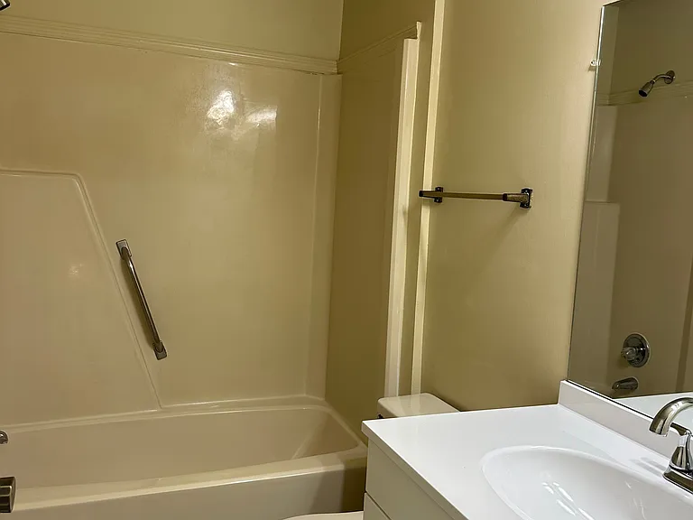 Upstairs full bath