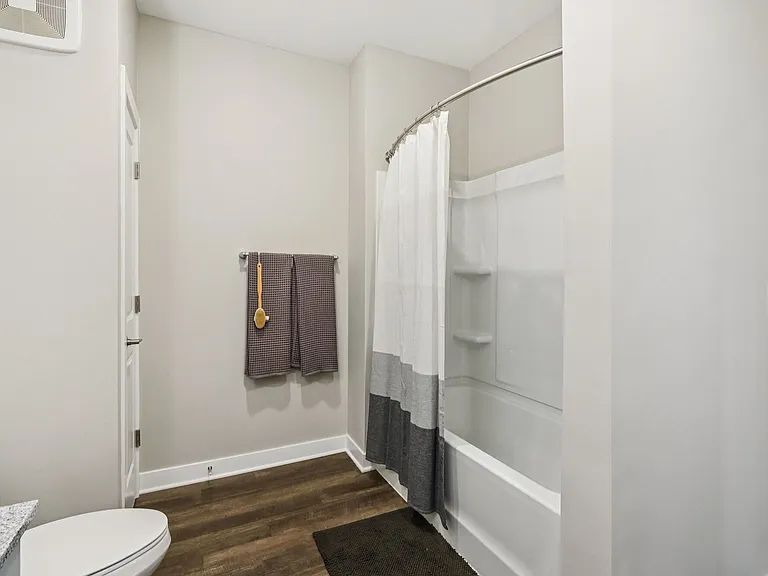 Founders Pointe Apartments — Photo 19