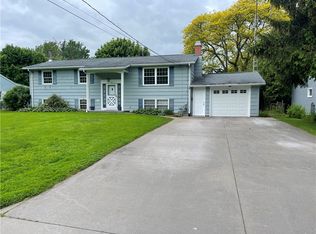 31 Loretta Dr, Spencerport, NY 14559