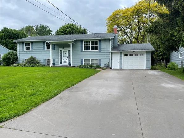 31 Loretta Dr, Spencerport, NY 14559