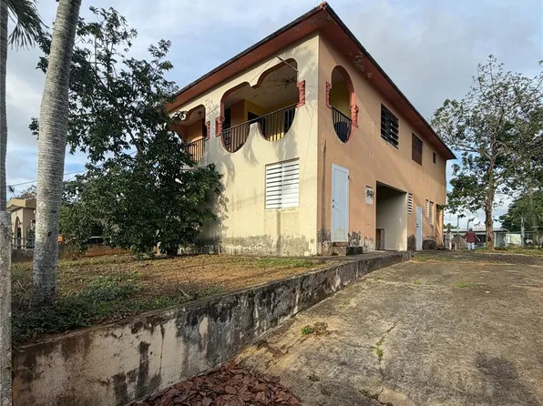 492 Bo Corcovado, Hatillo, PR 00659