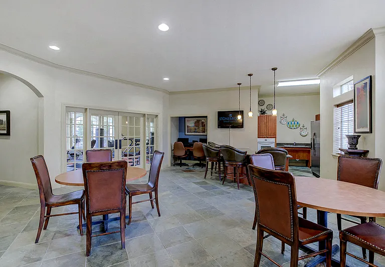 Stonebrook Apartments — Photo 44