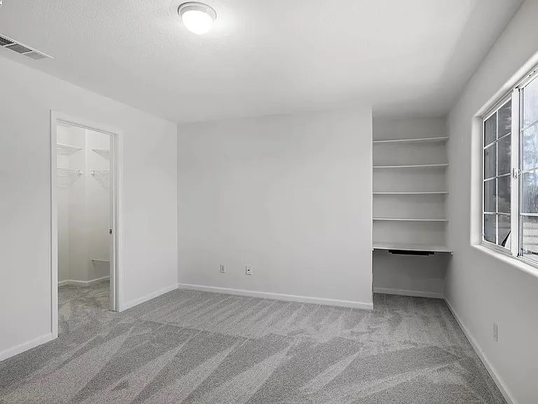 552 Stonehaven Ct — Photo 16