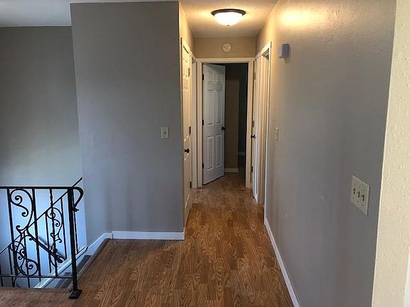 4th image of 615 12th Ave S #615