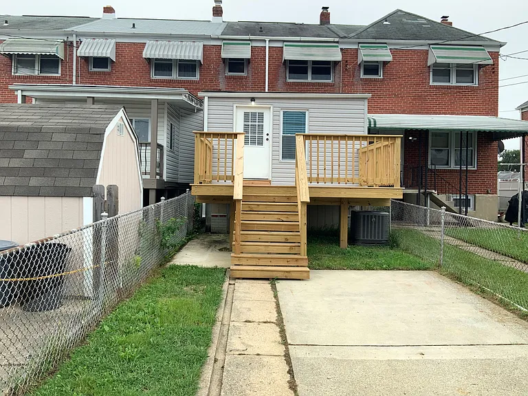2125 Hawthorne Rd — Photo 30