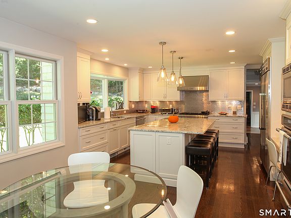 2nd image of 8 Glen Lane