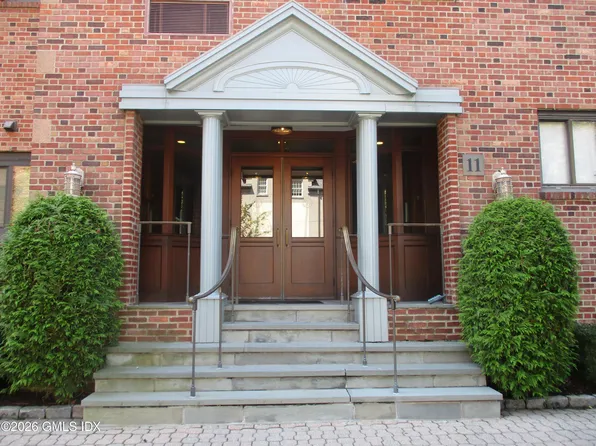 11 Lafayette Ct #Penthouse, Greenwich, CT 06830