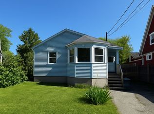 519 Lake Dr E, Georgina, ON L0E 1S0