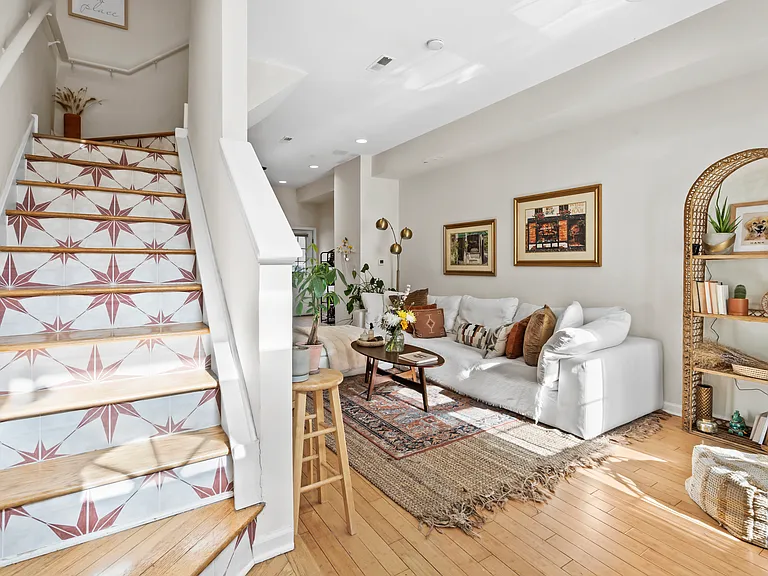 1129 N Orianna St — Photo 4