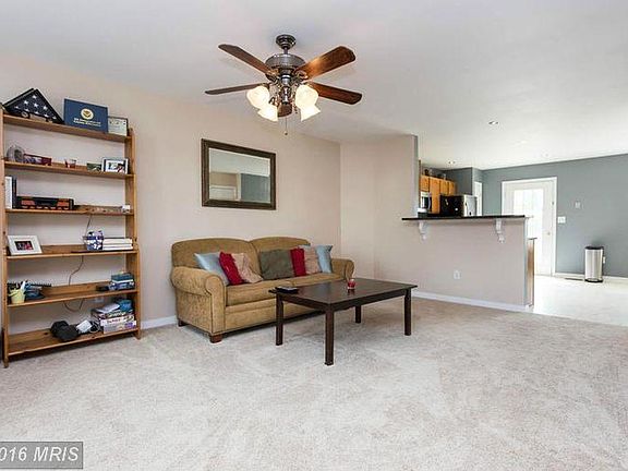 3rd image of 202 Munsons Hill Ct
